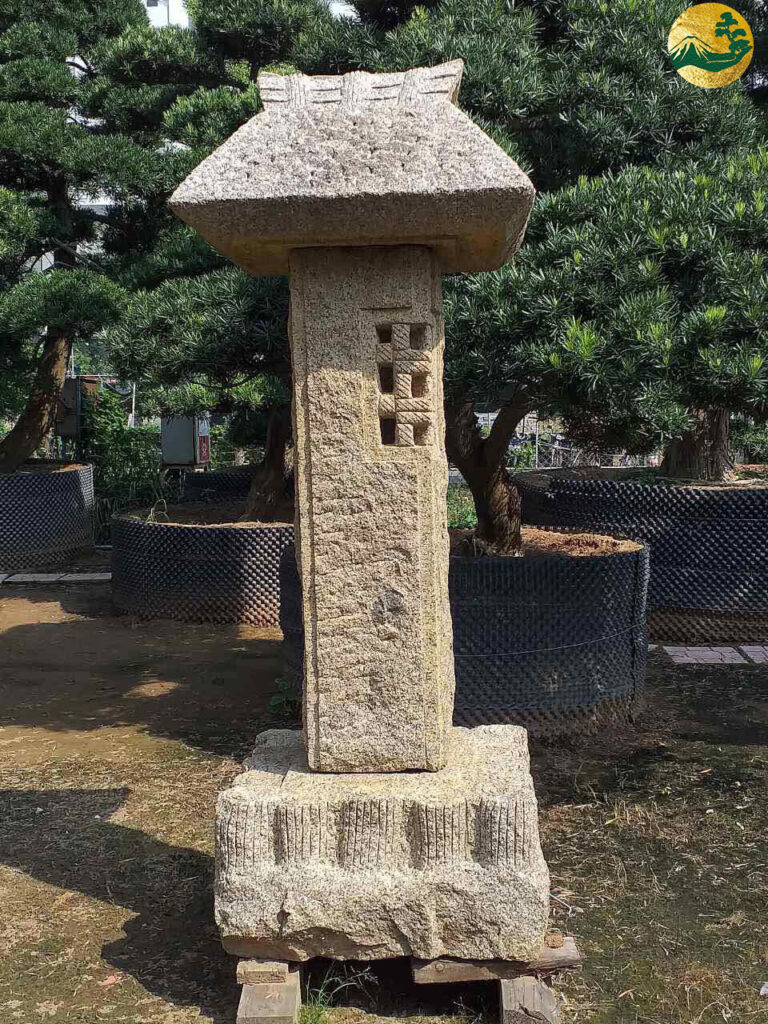 Đèn đá nhật bản